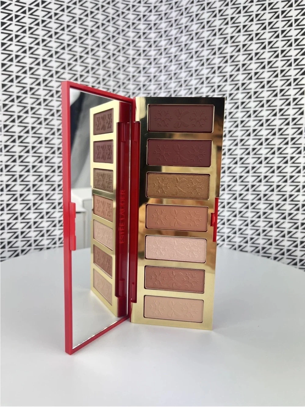 2025 Holiday Estee Lauder Limited Edition Glow Eyeshadow Palette 7 Shades NEW